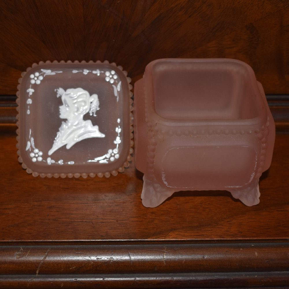 Vintage Westmoreland glass trinket box